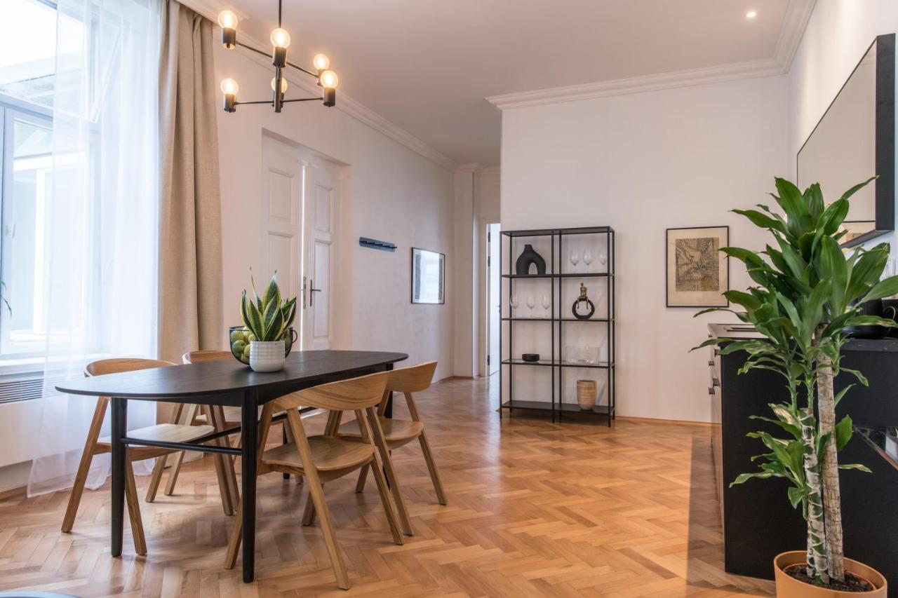 New Design Apt - Central Location Wenceslas Square Praga Exterior foto