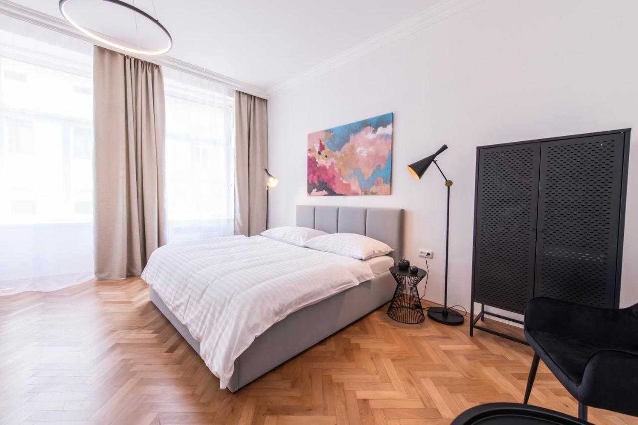 New Design Apt - Central Location Wenceslas Square Praga Exterior foto